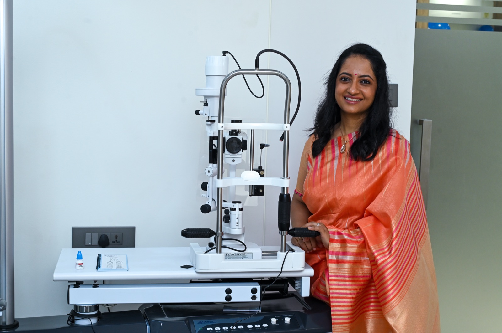 Dr. Hemali Doshi, cataract & refractive surgeon, at the slit lamp at Arham Eye Care, Ghatkopar East, Mumbai