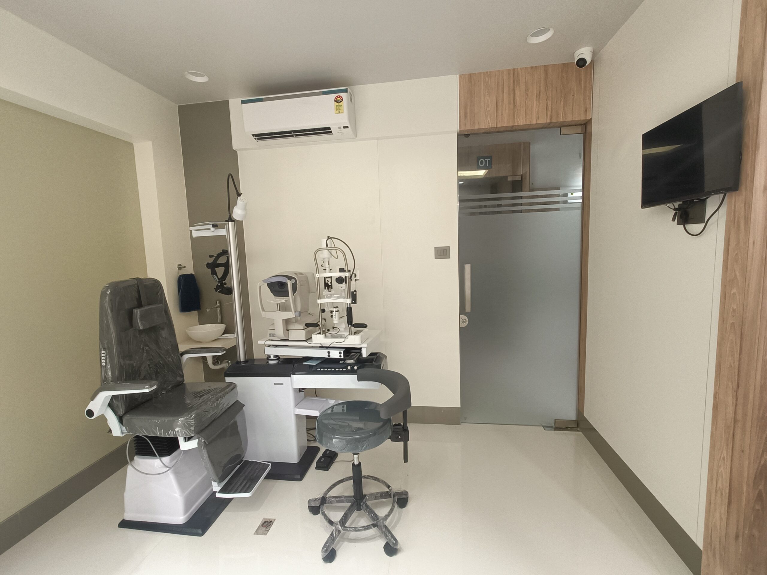 Arham Eye Care and polyclinic 